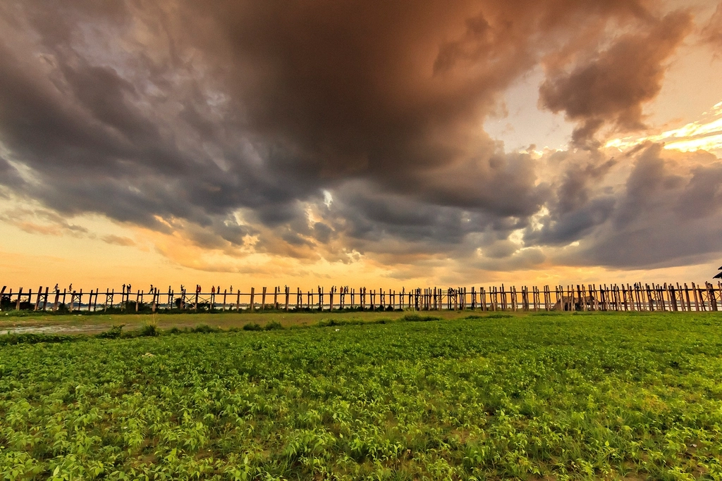 Open country under a heavy sky